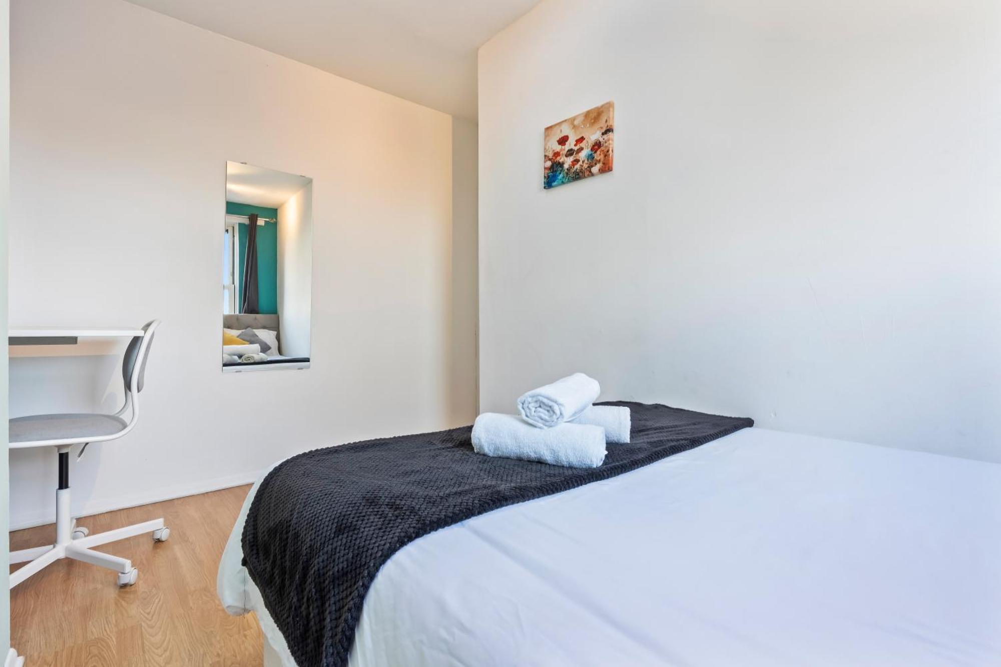 Comfy 4Br House Close To Subway Лондон Екстериор снимка